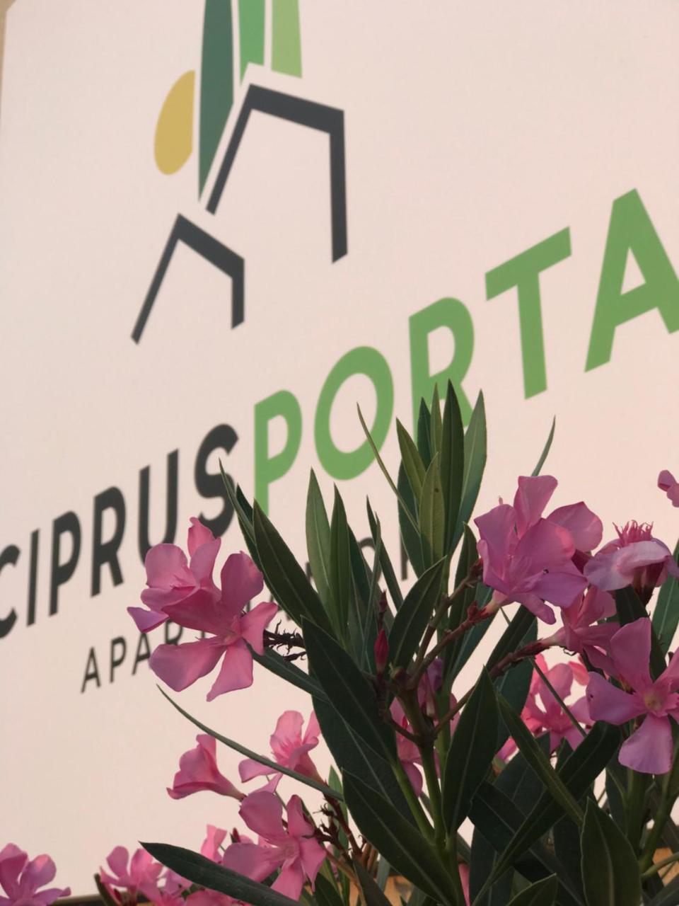 Ciprus Porta Apartmanok Balatonkenese Exterior photo