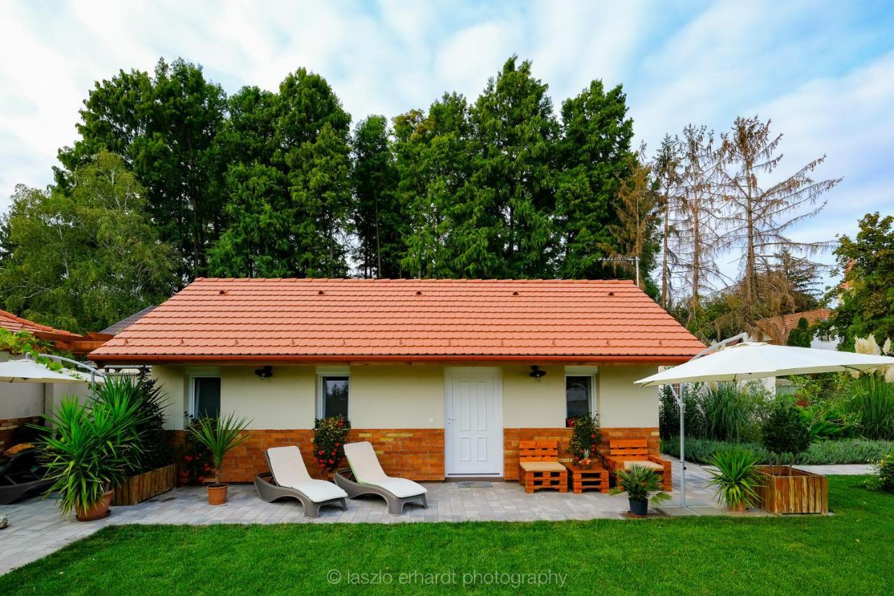 Ciprus Porta Apartmanok Balatonkenese Exterior photo