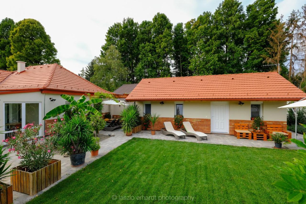 Ciprus Porta Apartmanok Balatonkenese Exterior photo